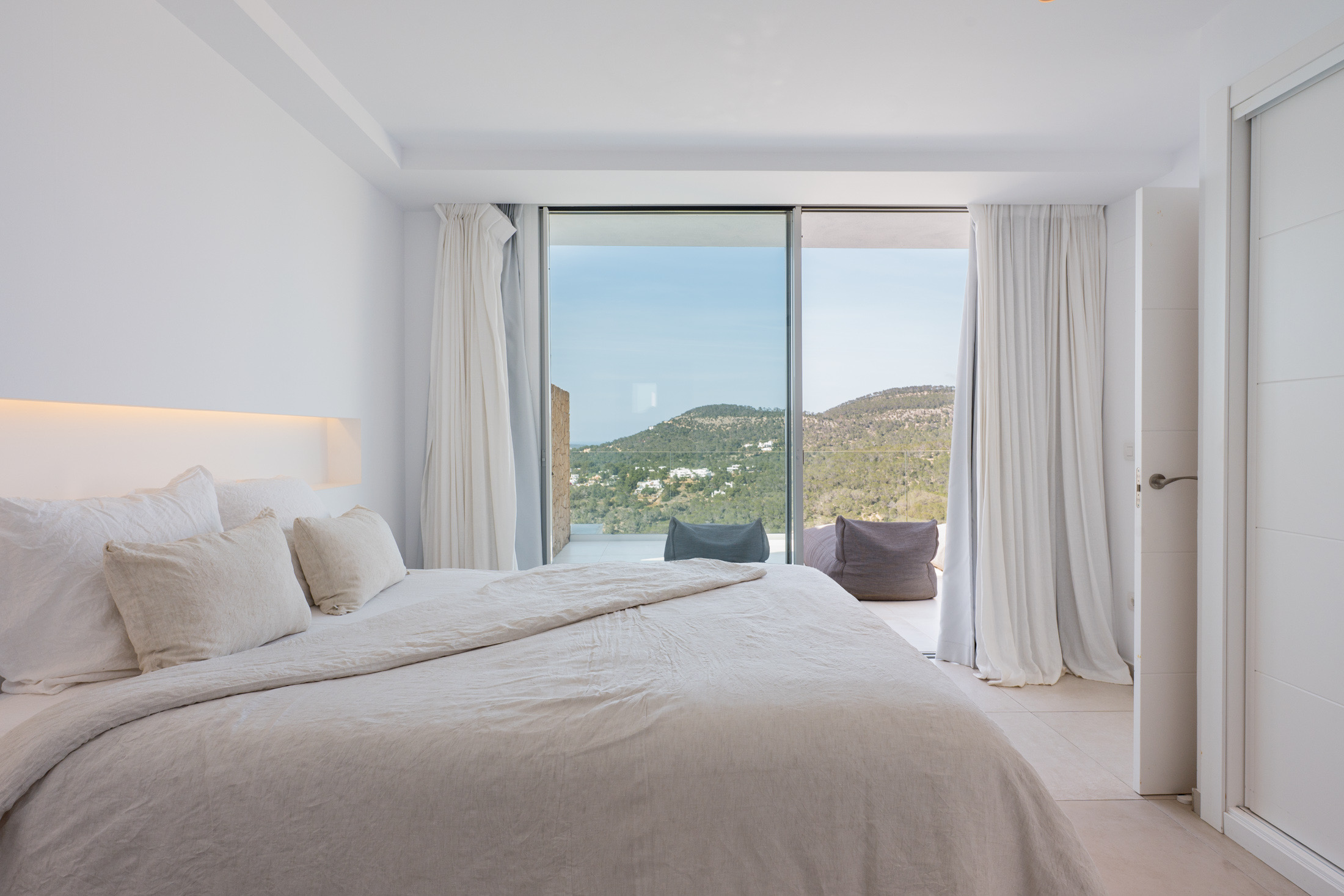 Penthouse Vadella — photograph 2