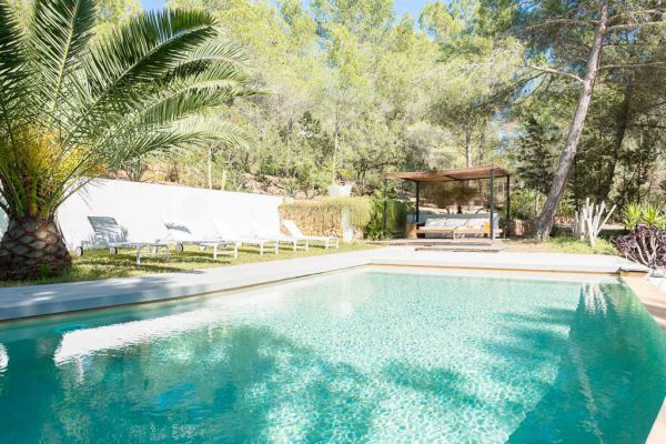 resa-victoria-rental-ibiza-can-roberto-pool1ACE14740-9222-94F3-A7DE-2B0B3D26045C.jpg