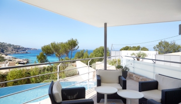 Resa_victoria_ibiza_cala_tarida_luxury_mordern_villa_for_rent_terrace1.jpg
