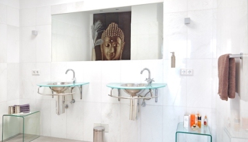 Resa_victoria_ibiza_es_vedra_luxury_villa_for_rent_bathroom2.jpg